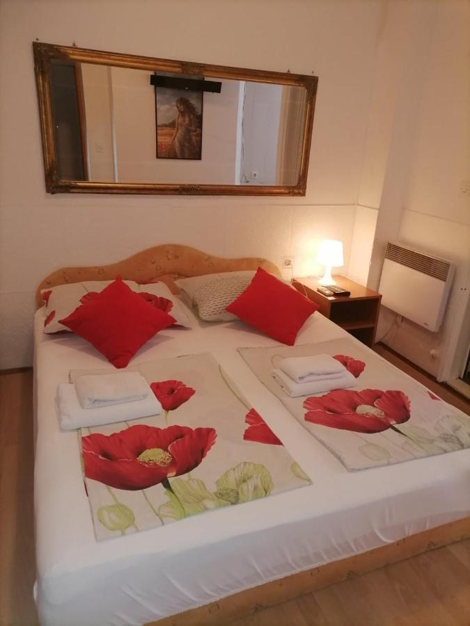 Rooms Mara Скрадин Экстерьер фото